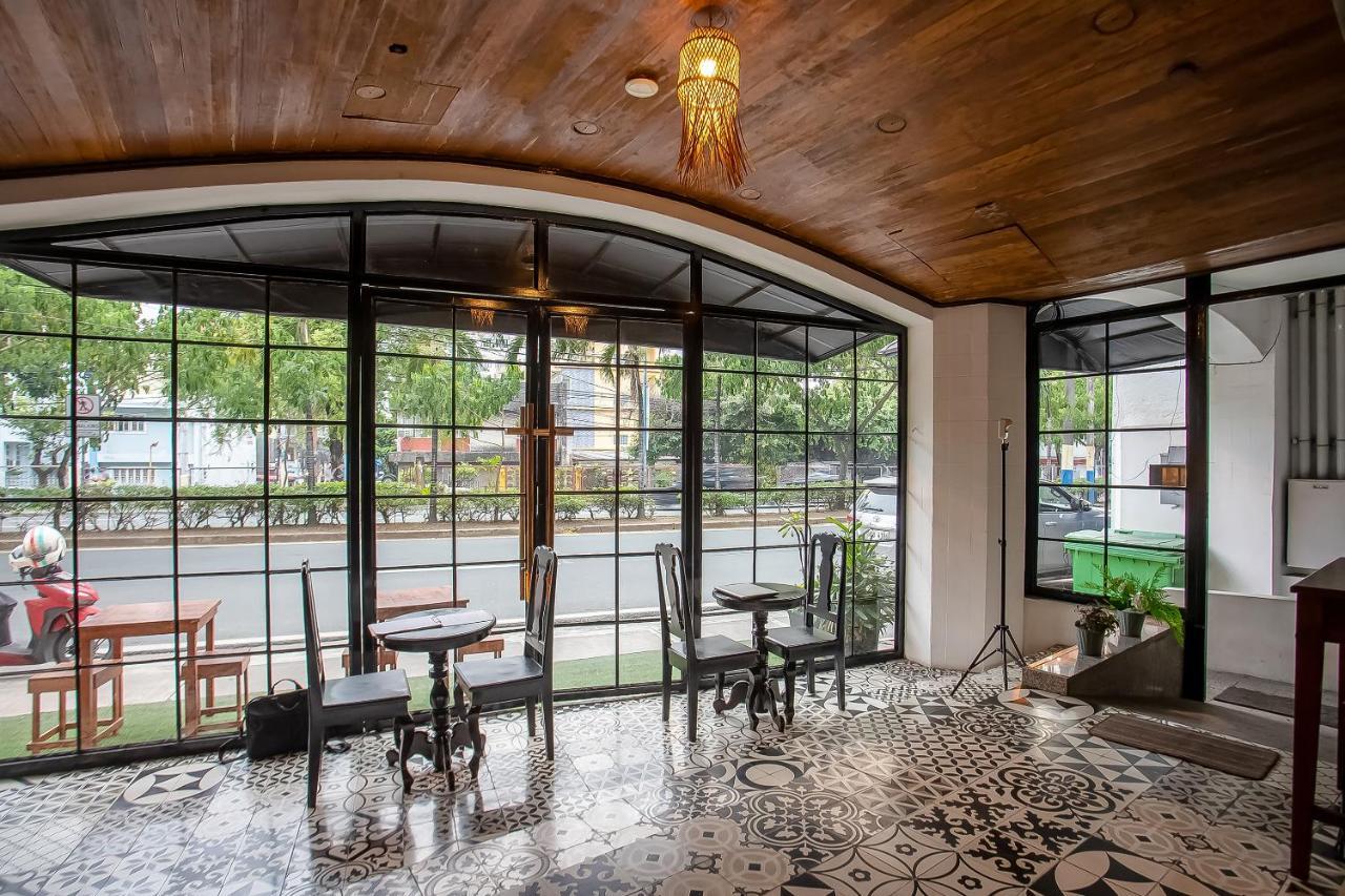 Oyo 821 Connector Hostel Makati City Екстериор снимка