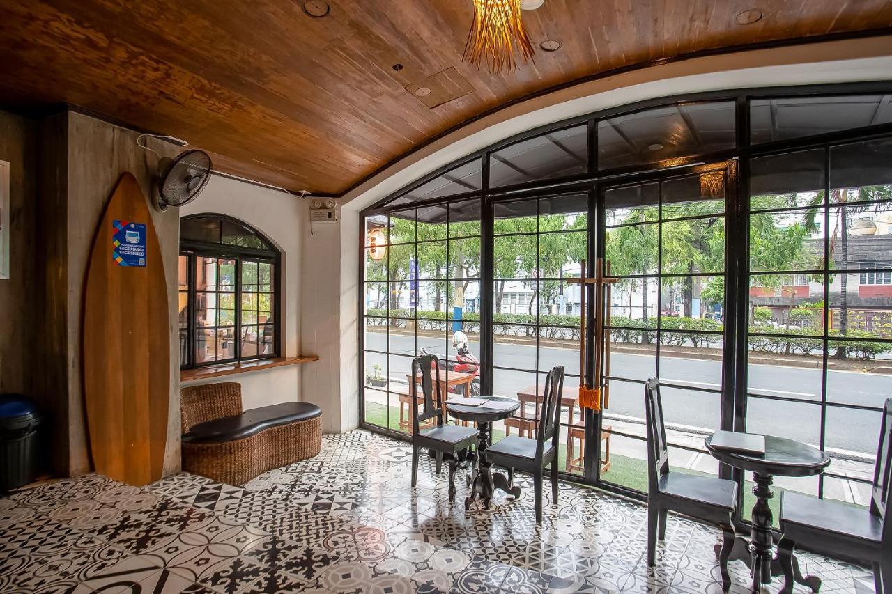 Oyo 821 Connector Hostel Makati City Екстериор снимка