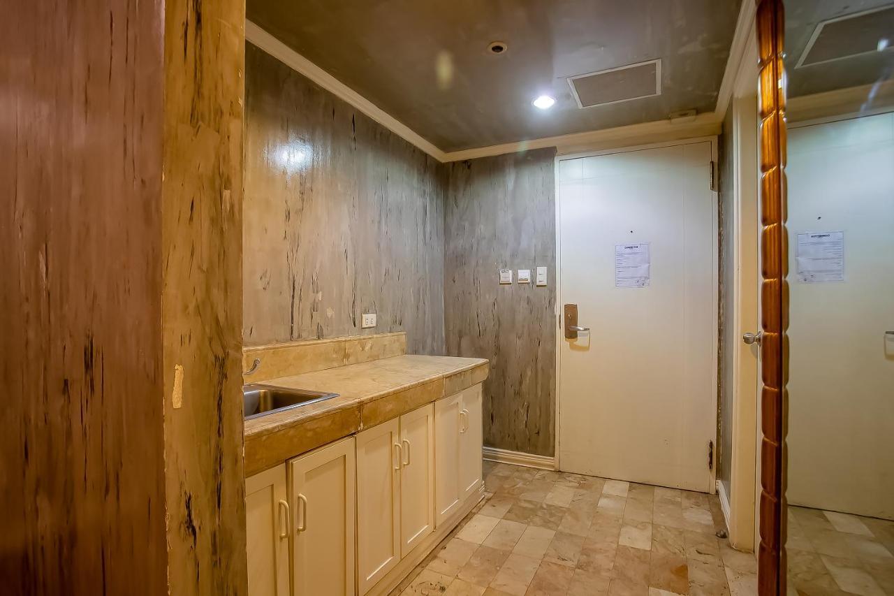 Oyo 821 Connector Hostel Makati City Екстериор снимка