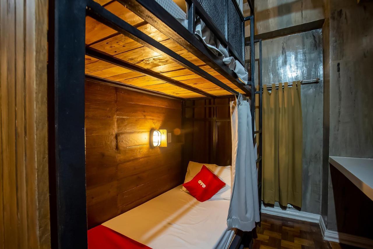 Oyo 821 Connector Hostel Makati City Екстериор снимка