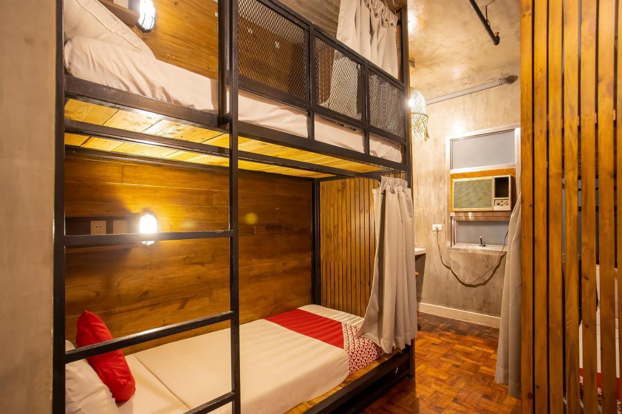 Oyo 821 Connector Hostel Makati City Екстериор снимка