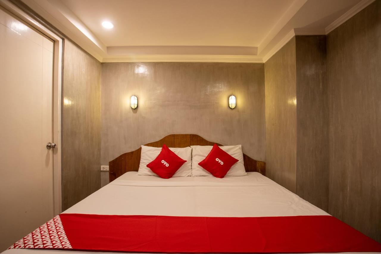 Oyo 821 Connector Hostel Makati City Екстериор снимка