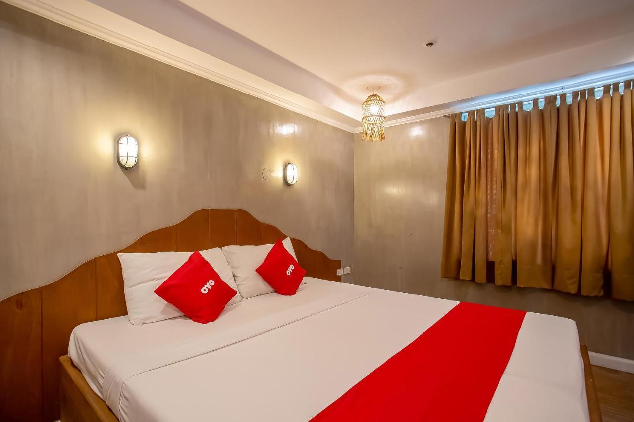 Oyo 821 Connector Hostel Makati City Екстериор снимка