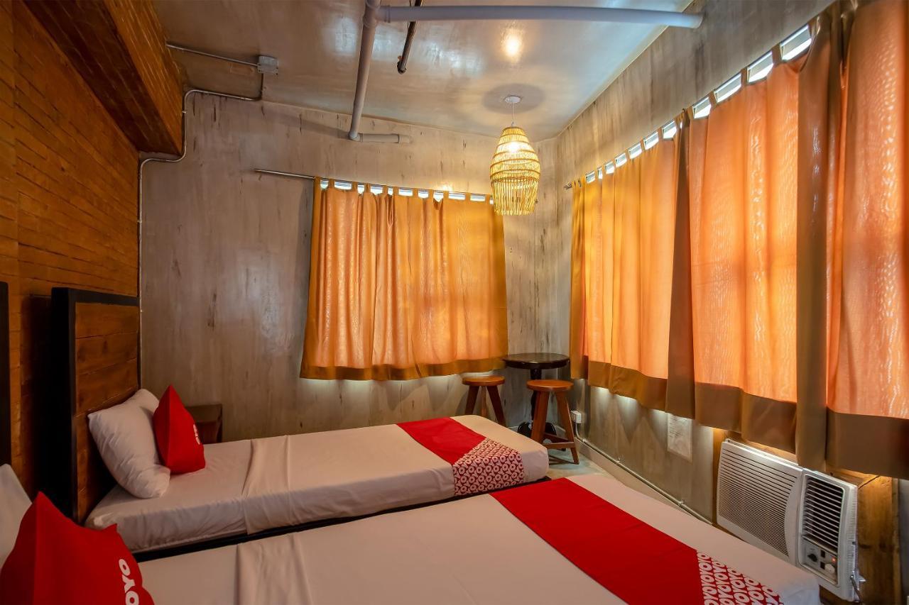 Oyo 821 Connector Hostel Makati City Екстериор снимка