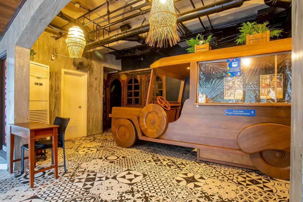 Oyo 821 Connector Hostel Makati City Екстериор снимка