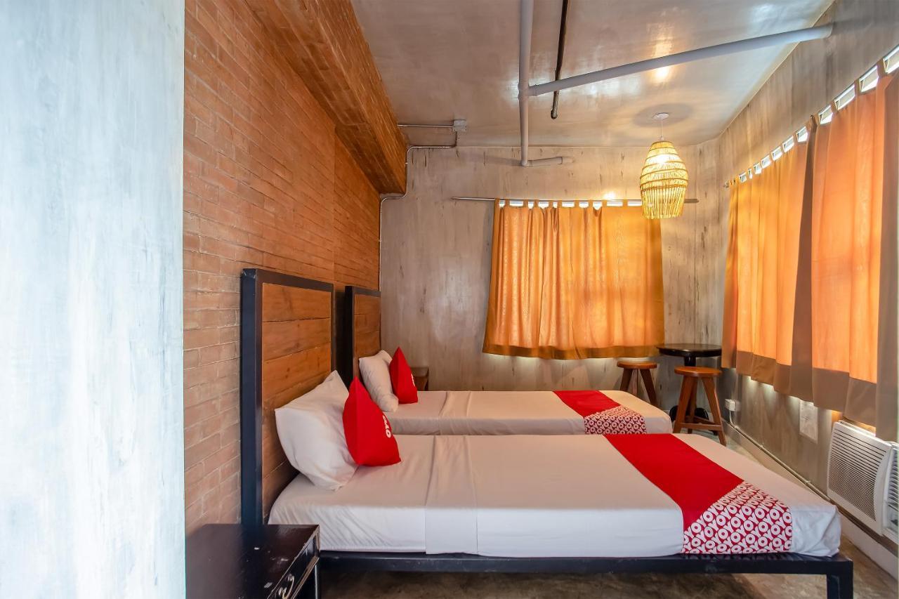 Oyo 821 Connector Hostel Makati City Екстериор снимка