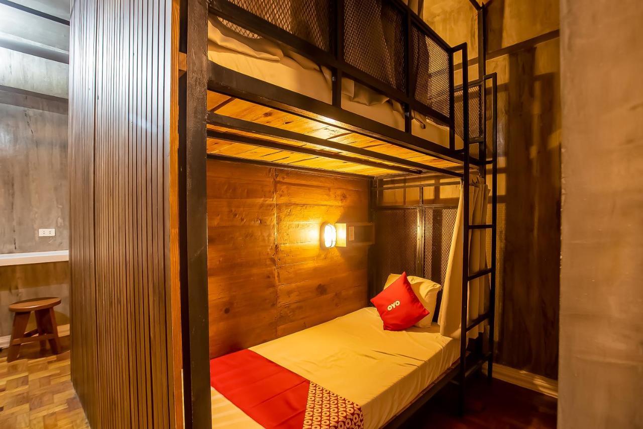 Oyo 821 Connector Hostel Makati City Екстериор снимка
