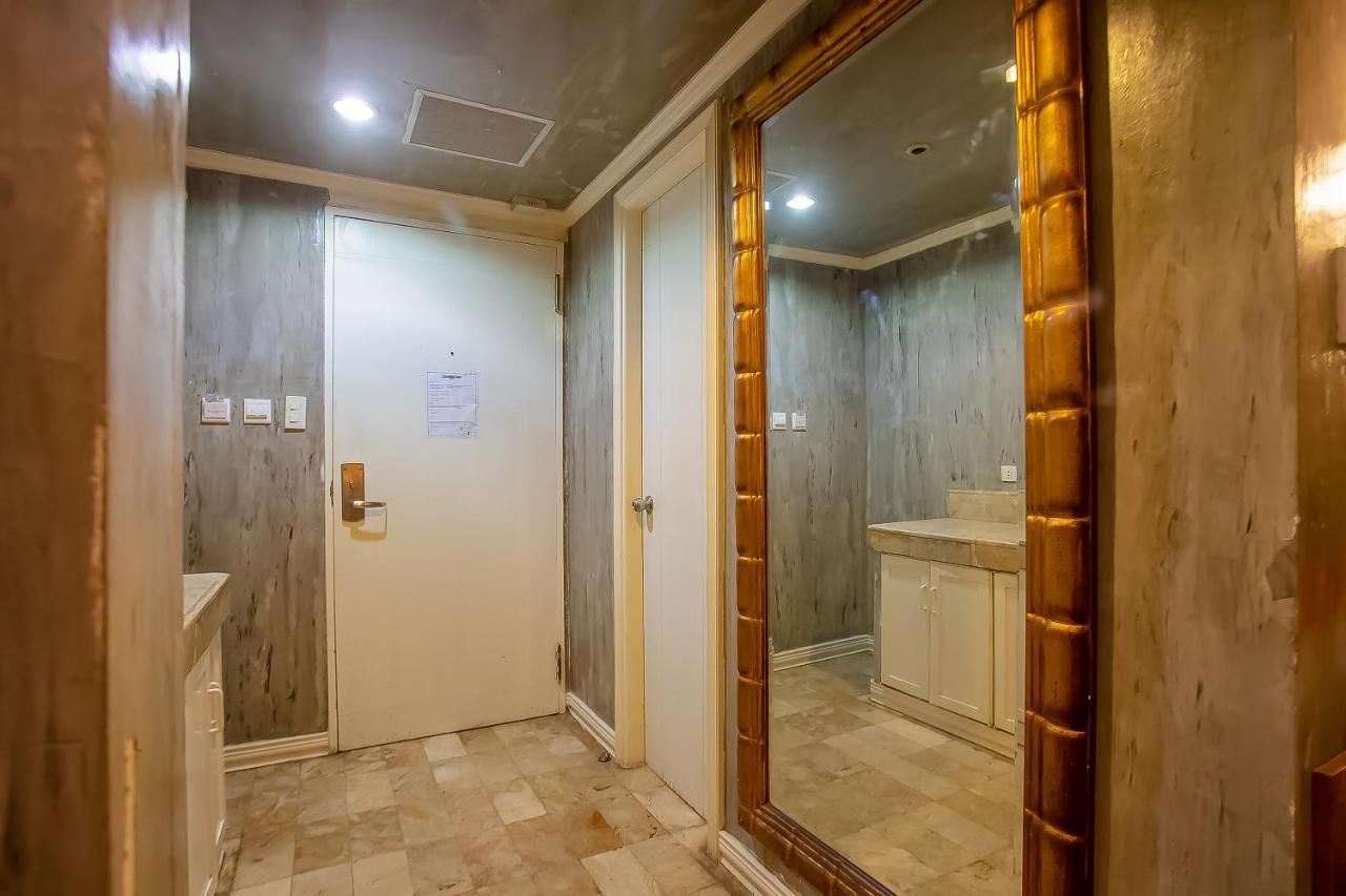 Oyo 821 Connector Hostel Makati City Екстериор снимка