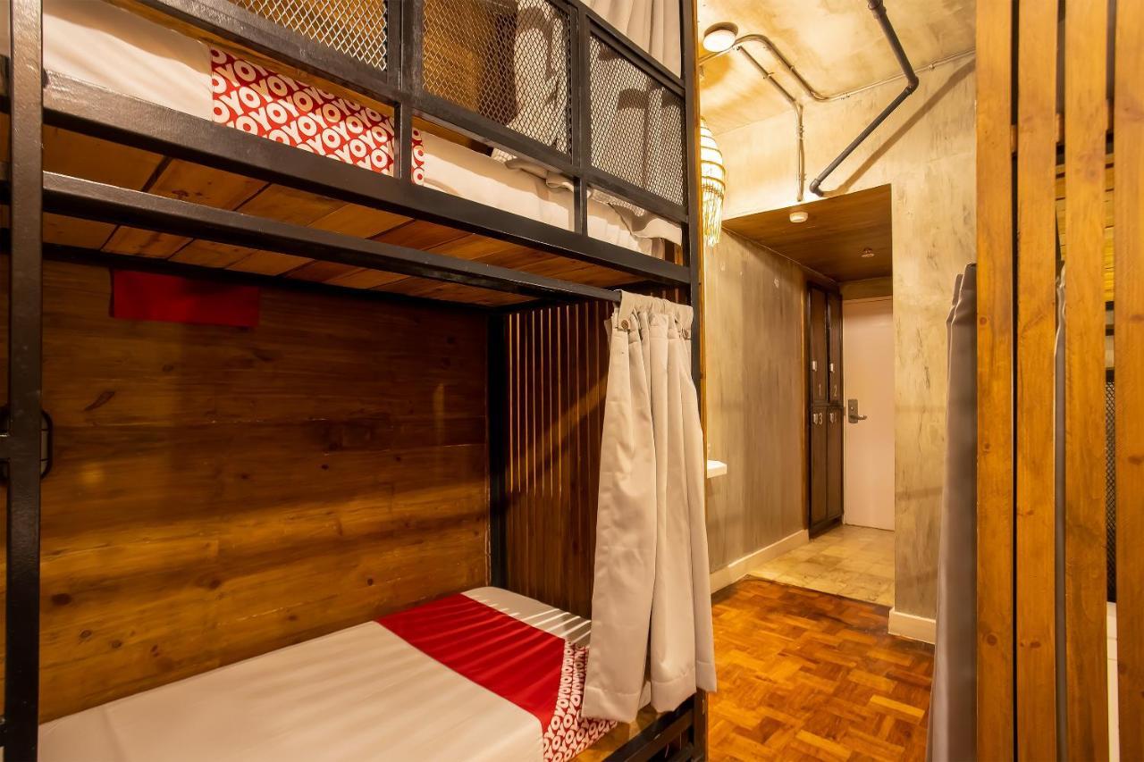 Oyo 821 Connector Hostel Makati City Екстериор снимка