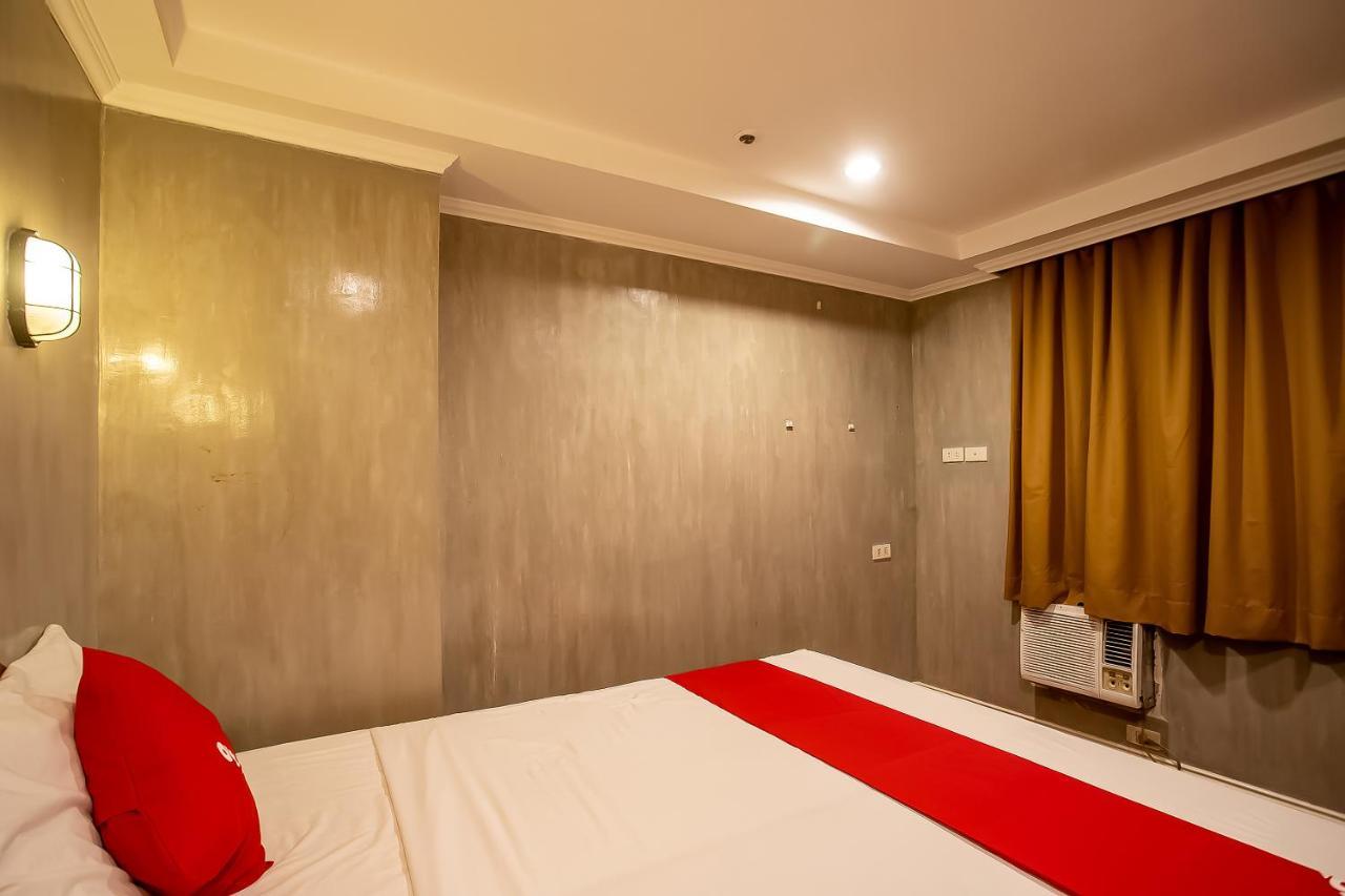 Oyo 821 Connector Hostel Makati City Екстериор снимка
