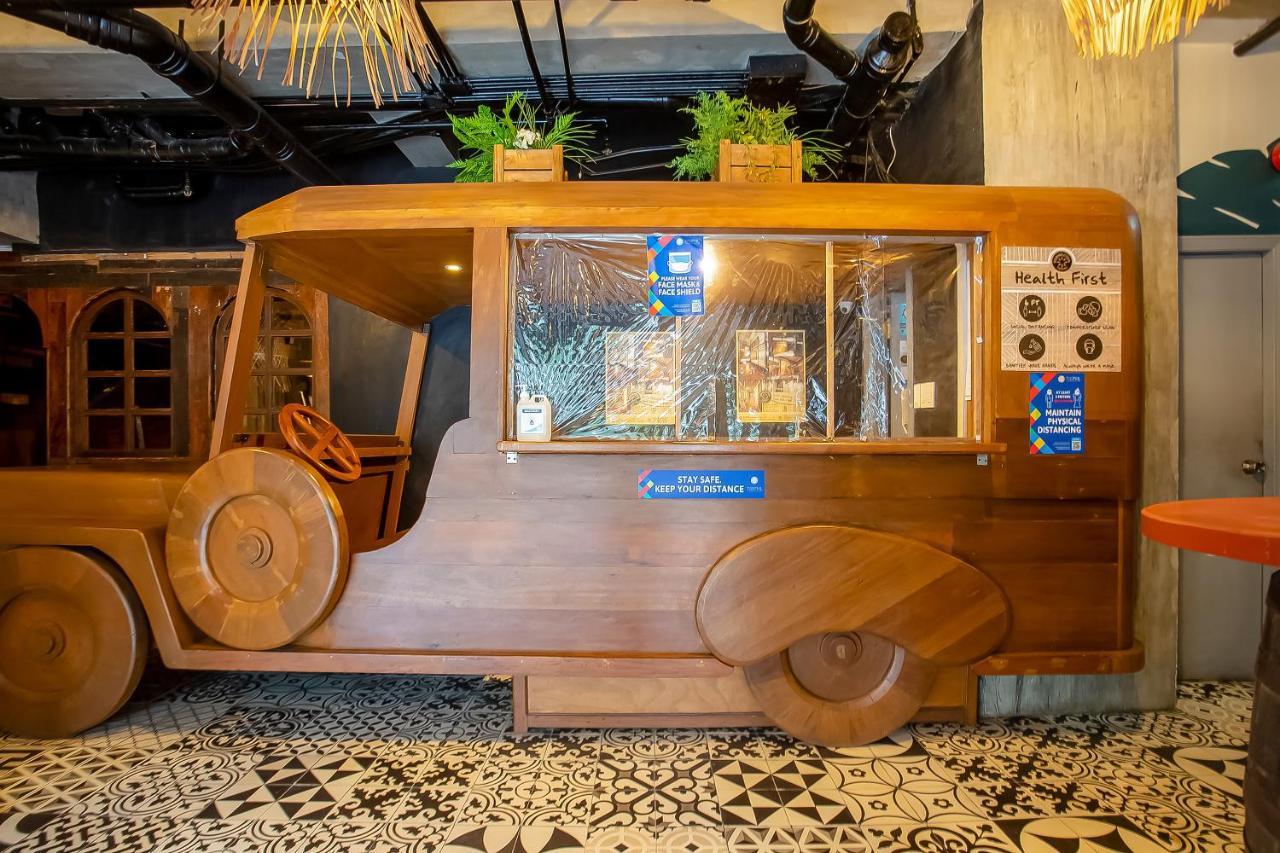 Oyo 821 Connector Hostel Makati City Екстериор снимка